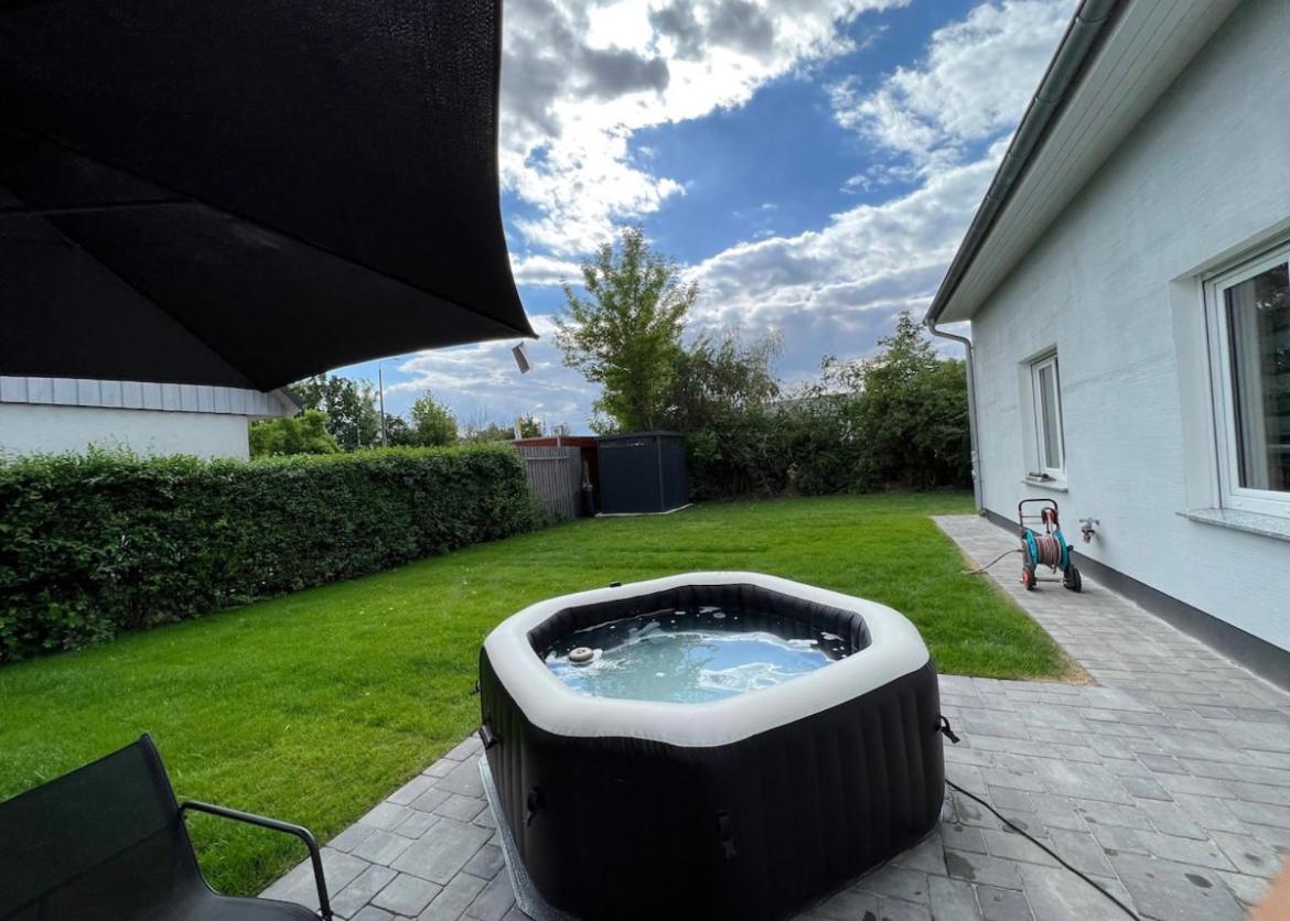 Haushalfte Mit Garten, Kamin, Grill & Whirlpool Nahe Ber Villa Berlin Exterior foto